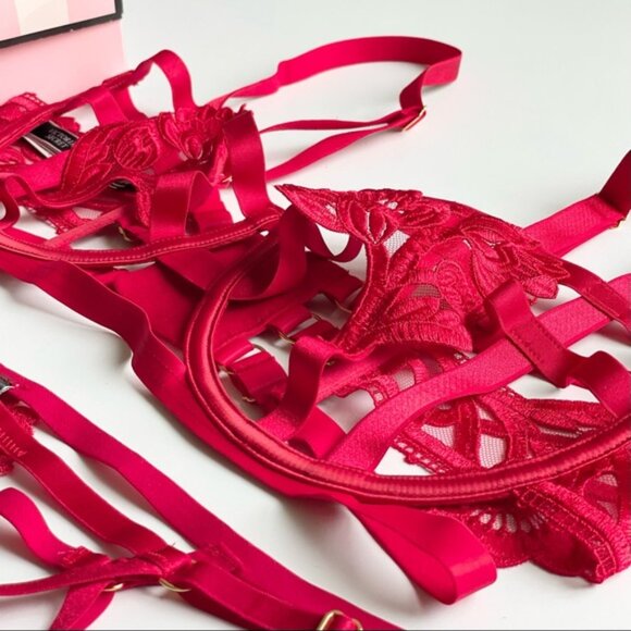 36DD XL Victoria’s Secret red harness bra set - Picture 5 of 9
